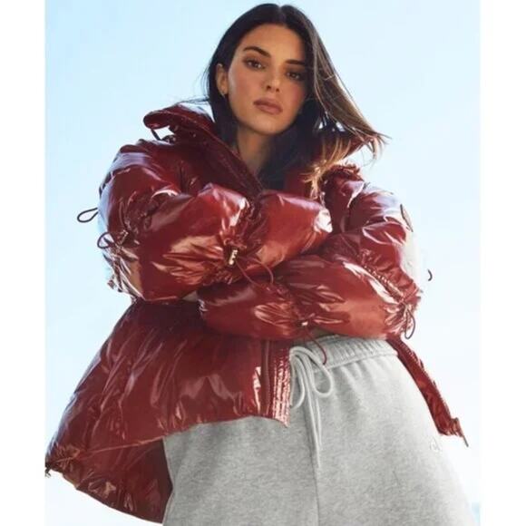 ALO Yoga Stunner Puffer Jacket Cranberry Red Shiny Puffy Hooded Winter Coat XXS - Picture 2 of 8